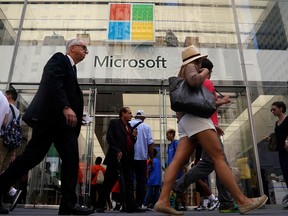 Microsoft Corp on Thursday reported fourth-quarter revenue that beat analysts’ estimates.