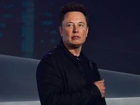 Tesla CEO Elon Musk is no stranger to tweeting dismissively about fellow billionaires.