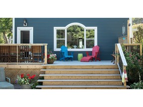 A picture of Royal Building Products 5" Smooth Clapboard siding.