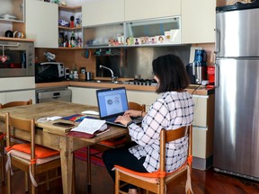 The Canada Revenue Agency has released new guidelines making it easier for employees who have been working from home to claim home office expenses on their 2020 personal tax returns.