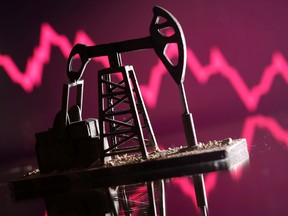 Analysts are divided about the future trajectory of oil prices.