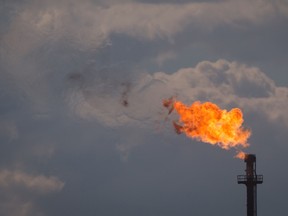 Flame burns from a stack at the Syncrude Canada Ltd. refinery north of Fort McMurray, Alberta. The differential between Western Canadian Select (WCS), Canada’s primary heavy sour export crude blend, and WTI recently spiked to a pandemic-era high of US$21 per barrel.