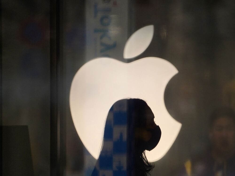 Coronavirus US: Apple shuts Texas stores again after case surge