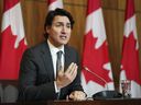 Premierminister Justin Trudeau spricht während einer Pressekonferenz in Ottawa am 12. Januar 2022. 