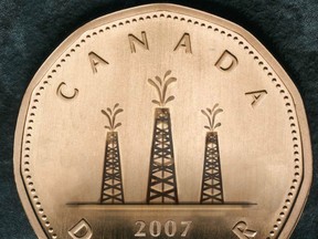 The Canadian dollar, as the currency of a energy-exporting nation, has in the past been tied to the fortunes of the oil market. But maybe no more.
