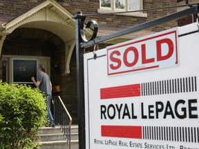 Royal LePage erhöht seine Hauspreisprognose für dieses Jahr.