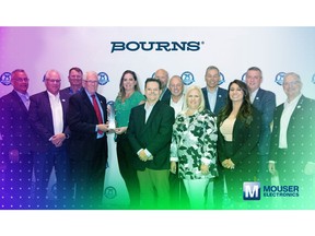 Representatives from Bourns present the Mouser team with the 2021 Global E-Commerce Distributor of the Year Award, recognizing Mouser's exceptional sales success and growth.
