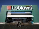 Die Kanadier essen immer noch mehr als sonst zu Hause, was den Umsatz von Loblaw Companies Ltd. ankurbelt.