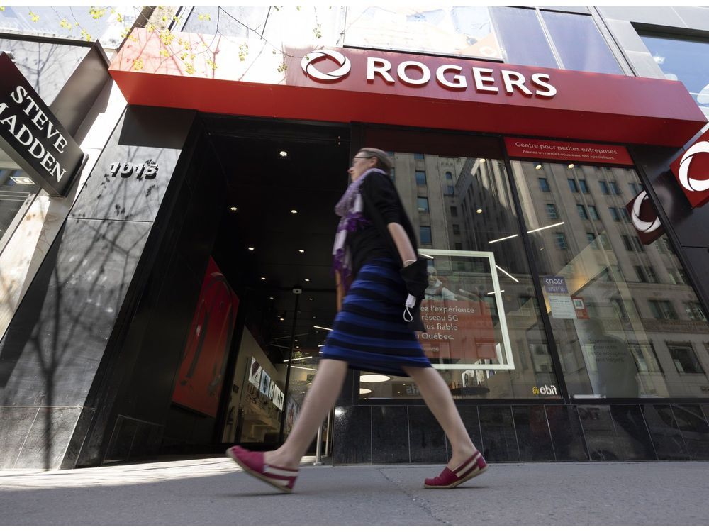Rogers, Shaw to Sell Mobile Unit to Quebecor for $2.2 Billion