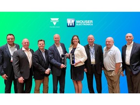 Mouser representatives receive awards from Vishay at EDS in Las Vegas.