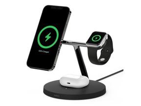 BOOSTCHARGE PRO 3-in-1 Wireless Charging Stand