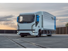 Tevva Motor's Hydrogen-Electric Truck which utilizes Loop Energy's fuel cell system