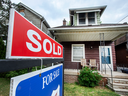 A new report from real estate platform Strata says Toronto homeowners are taking their homes off the market at a greater rate than they were earlier in the year.