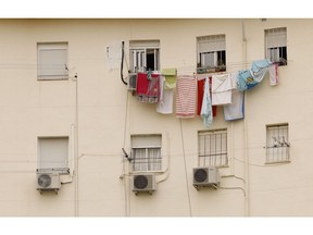 Adiós duchas calientes y farolas.  Así es como Europa está reduciendo el uso de energía