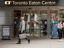 Cadillac Fairview, Eigentümer des Eaton Centre, ist Mitglied einer Gruppe anderer großer kanadischer Einzelhändler, die von der Bundesregierung verlangen, dass sie einen GST-Rabatt für internationale Touristen einführt.