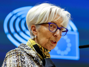 Christine Largarde ist die Chefin der Europäischen Zentralbank.  Die EZB kämpft wie andere Zentralbanken darum, die Inflation daran zu hindern, sich mit überdimensionalen Zinserhöhungen festzusetzen.
