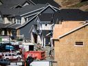 Häuser im Bau in einer Entwicklung in Langford, BC