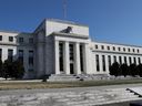 Das Federal Reserve Board Gebäude an der Constitution Avenue in Washington, USA