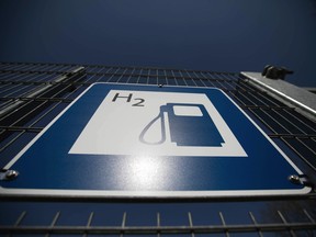 A hydrogen pump sign in Germany.