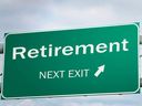 Aqueles que esperam reivindicar sua liberdade do trabalho mais cedo ou mais tarde devem se concentrar em eliminar as dívidas antes de se aposentar.