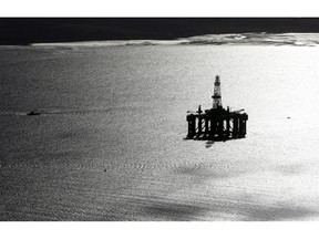 UK Labor sees £17bn hole in Sunak windfall energy tax 2 A boat sails past a mobile offshore drilling unit in Cromarty Firth Harbor in Cromarty, UK, Wednesday, March 22, 2017. Although oil production has declined in the North Sea over the past 15 years, the Economic activity has been supported by offshore wind turbines. Photographer: Chris Ratcliffe/Bloomberg