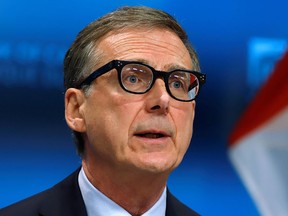 Le gouverneur de la Banque du Canada, Teff McClem, a déclaré que bien que la banque centrale commence à voir des signes indiquant que des taux d'intérêt plus élevés ralentissent l'économie, elle est toujours en demande excédentaire.