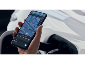 SWTCH and Electric Circuit sign a roaming agreement that allows drivers to use either the SWTCH or Electric Circuit mobile app to easily find, access and pay for electric vehicle charging across Canada.