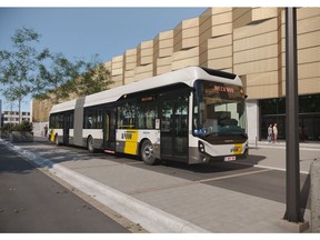IVECO_BUS_E-WAY_18m_De_Lijn