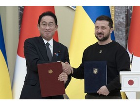 Fumio Kishida and Volodymyr Zelenskiy