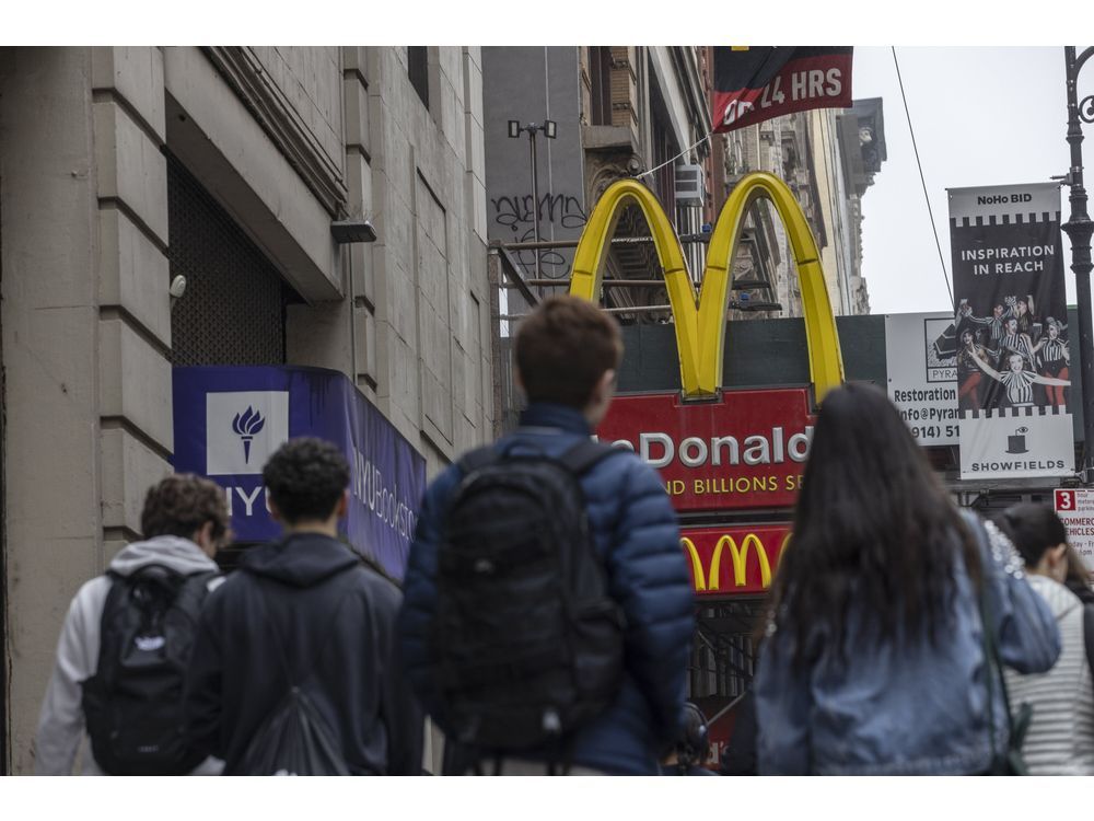 McDonald's Tops Sales Estimates as Diners Shrug Off Prices