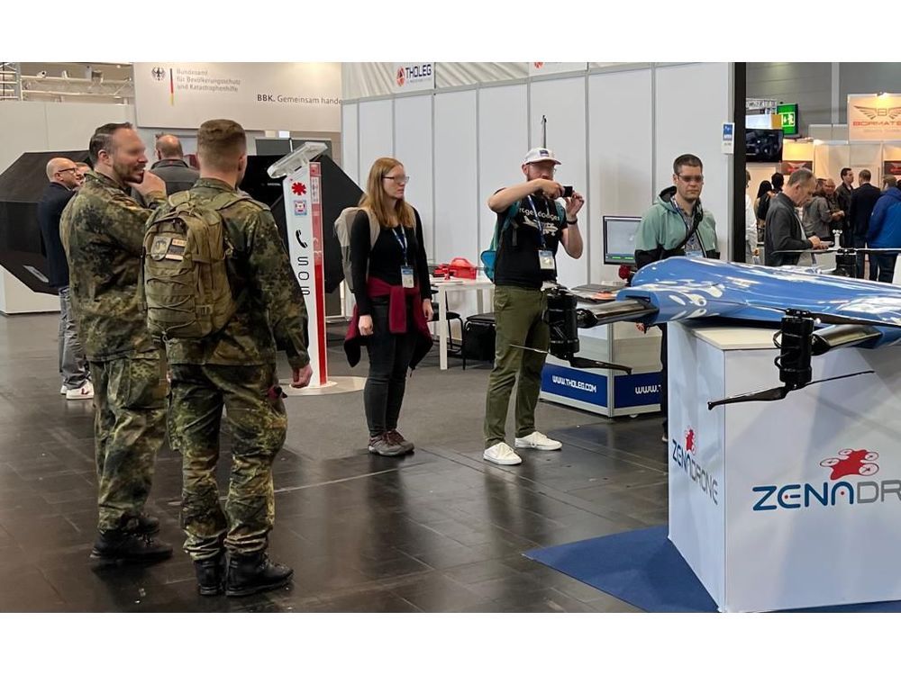 Die ZenaDrone 1000 von Epazz Holdings, die auf der AERO 2023 in Deutschland vorgestellt wird, führt zu mehreren Vorführungen mit NATO-Partnerlandverteidigung, deutschen Strafverfolgungsbehörden und Rail Line