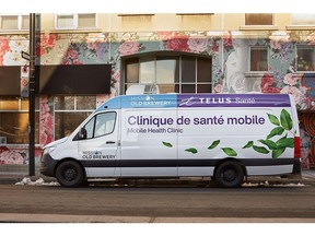 Une photo de la clinique mobile de la Mission Old Brewery, propulsée par TELUS Santé. Crédit: Martin Laporte