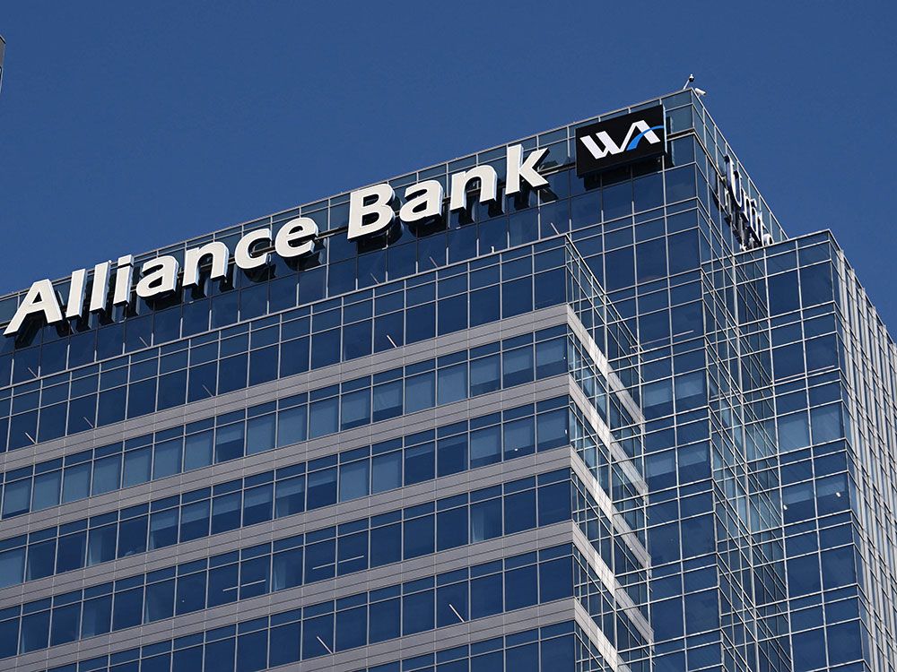 Western Alliance Bank Stock