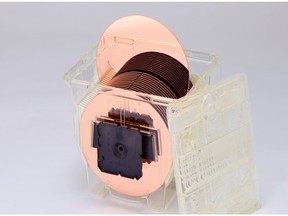 300mm wafer type HRDP® products (In a special case for shipping products)