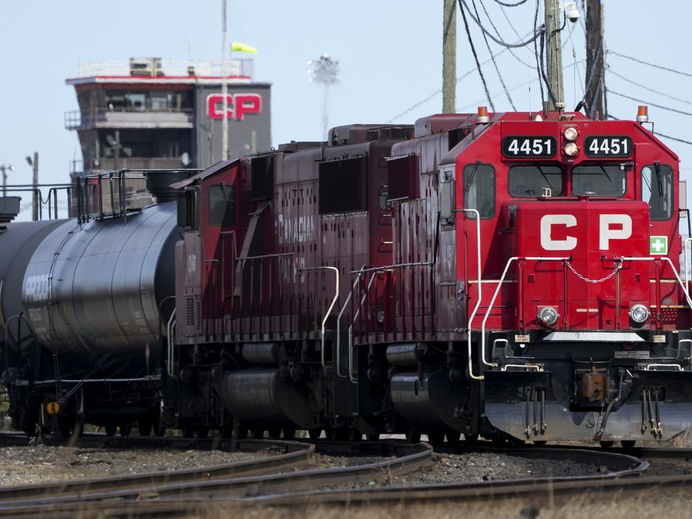 Ottawa's extension of forced interswitching no way to run the railways