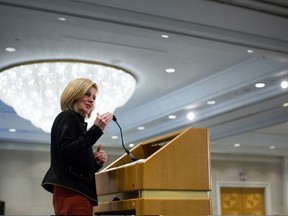 Rachel Notley, Alberta congtender for premier