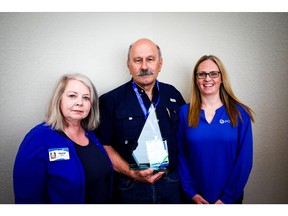 Igor Shaskin receives the 2023 Canadian Compounding Pharmacist of the Year award from PCCA's General Manager Amanda Cassel (right) and Cheryl Spicer.