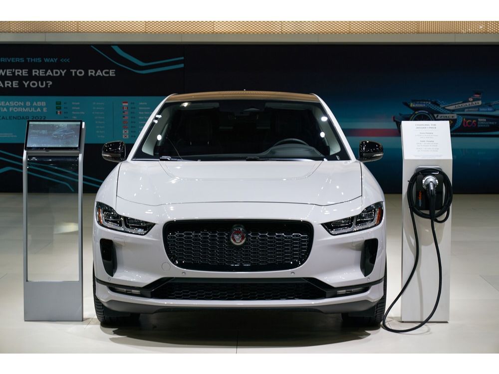 Jaguar Owner Tata Picks Britain for £4 Billion Battery Plant