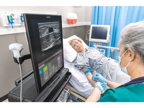 Designed with the busy proceduralist in mind, Sonosite ST offers a new 21-inch all-touchscreen interface, a large 10" by 7.5" image area, automated setting optimisation for each investigation type, Auto Steep Needle Profiling (SNP) and more.