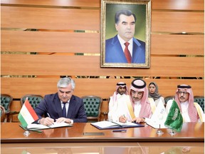 SFD CEO, H.E. Sultan Al-Marshad, signing a new development loan agreement with the Minister of Finance of the Republic of Tajikistan, H.E. Kahhorzoda Fayziddin Sattor.