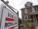 The real estate company Royal Lepage lowers its forecast for house prices at the end of the year.