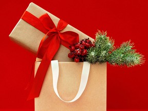Kelley Keehn talks to Financial Post's Larysa Harapyn about how to save money on your Christmas shopping this year.
