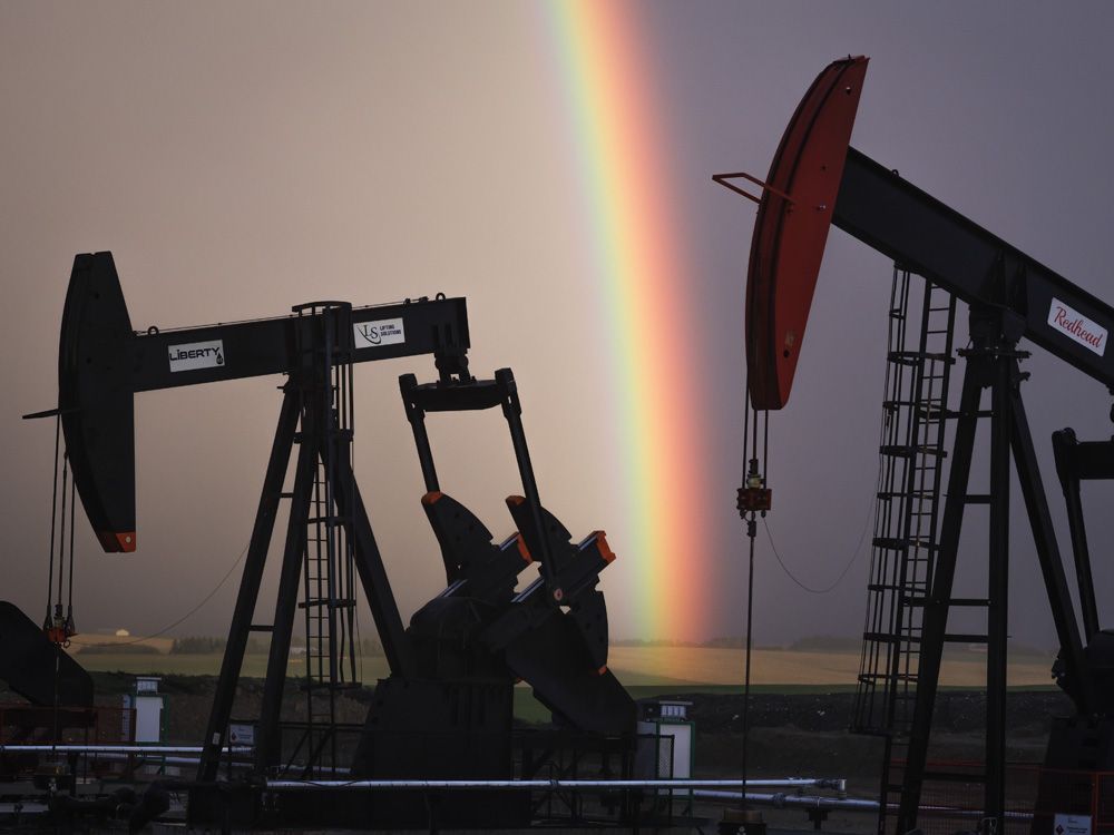 Trudeau vs. Harper on oil and gas output. The result will surprise you