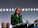 Kepala eksekutif General Motors Mary Barra telah mengamanatkan untuk kembali menjabat selama tiga hari dalam seminggu.