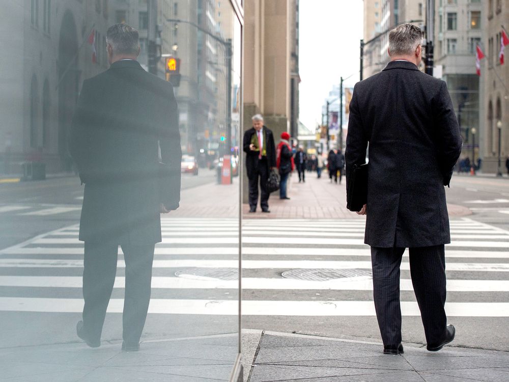 Big interest rate declines, strong bank stocks 5 market predictions Financial Post