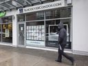New rules that regulate Airbnb Inc.-listed properties are being rolled out by British Columbia to address concerns that they lower the housing stock.