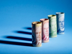 Nearly three-quarters of Canadian workers in professional occupations such as finance, technology and accounting would seriously consider quitting if their yearly bonus doesn't materialize, research suggests.