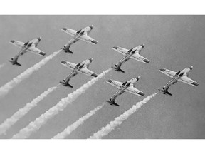 स्नोबर्ड्स पहिलो उपस्थिति CIAS 1972। रिचर्ड डुमिगन द्वारा फोटो।