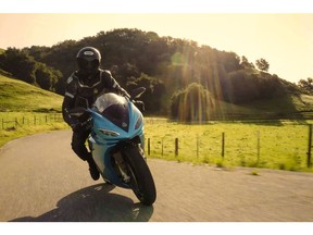Lightning Motorcycle manufactures the fastest motorbike on Earth and delivers the smoothest, vibration-free ride for the purist who just loves the riding experience.