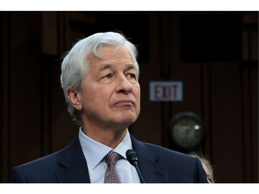 Dimon Calls Push to Stop All Oil and Gas Enormously Naïve